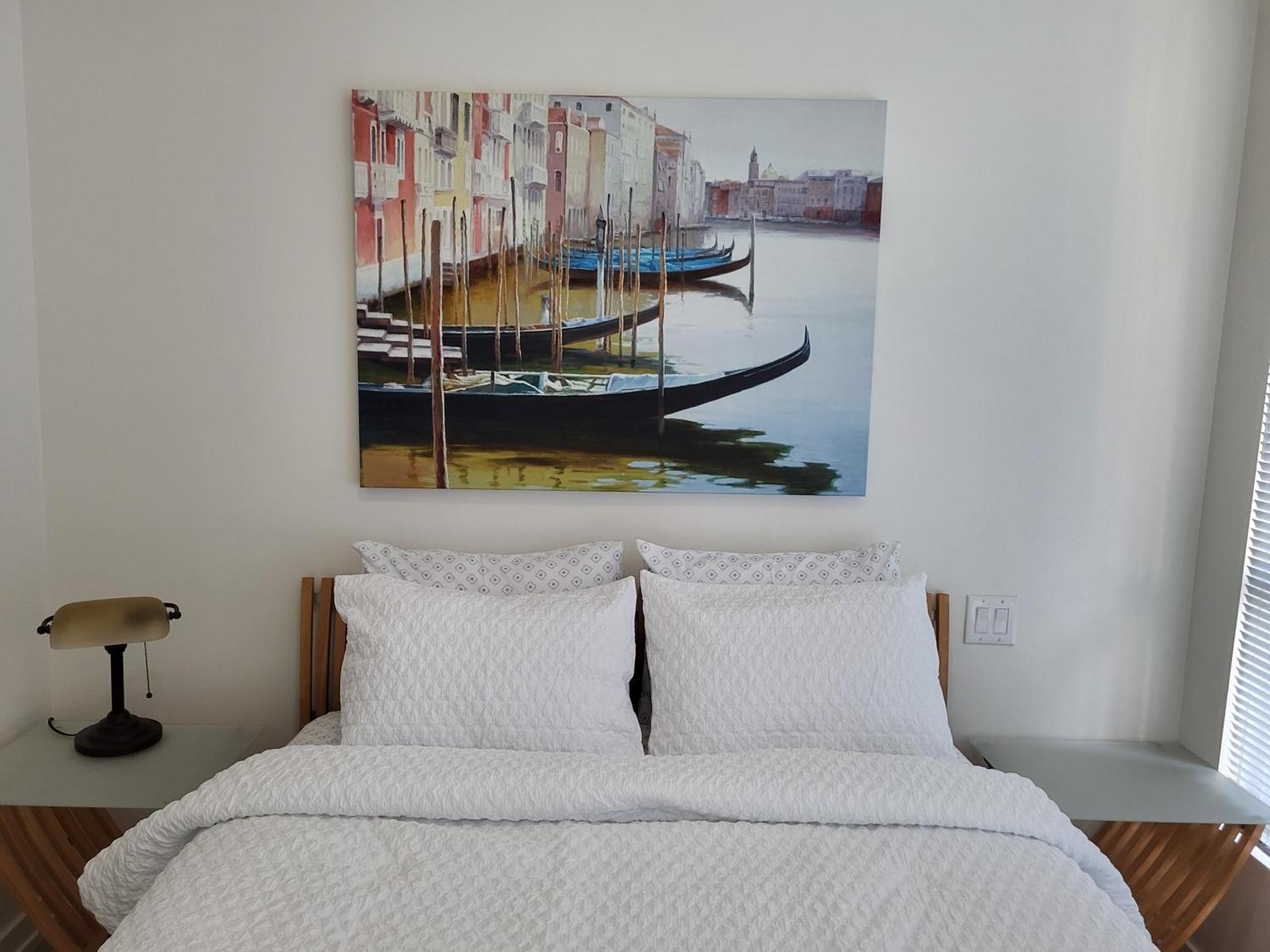 Your Perfect Escape - Modern Landmark Condo In Downtown Calgary - Free Parking- Premium Location Buitenkant foto