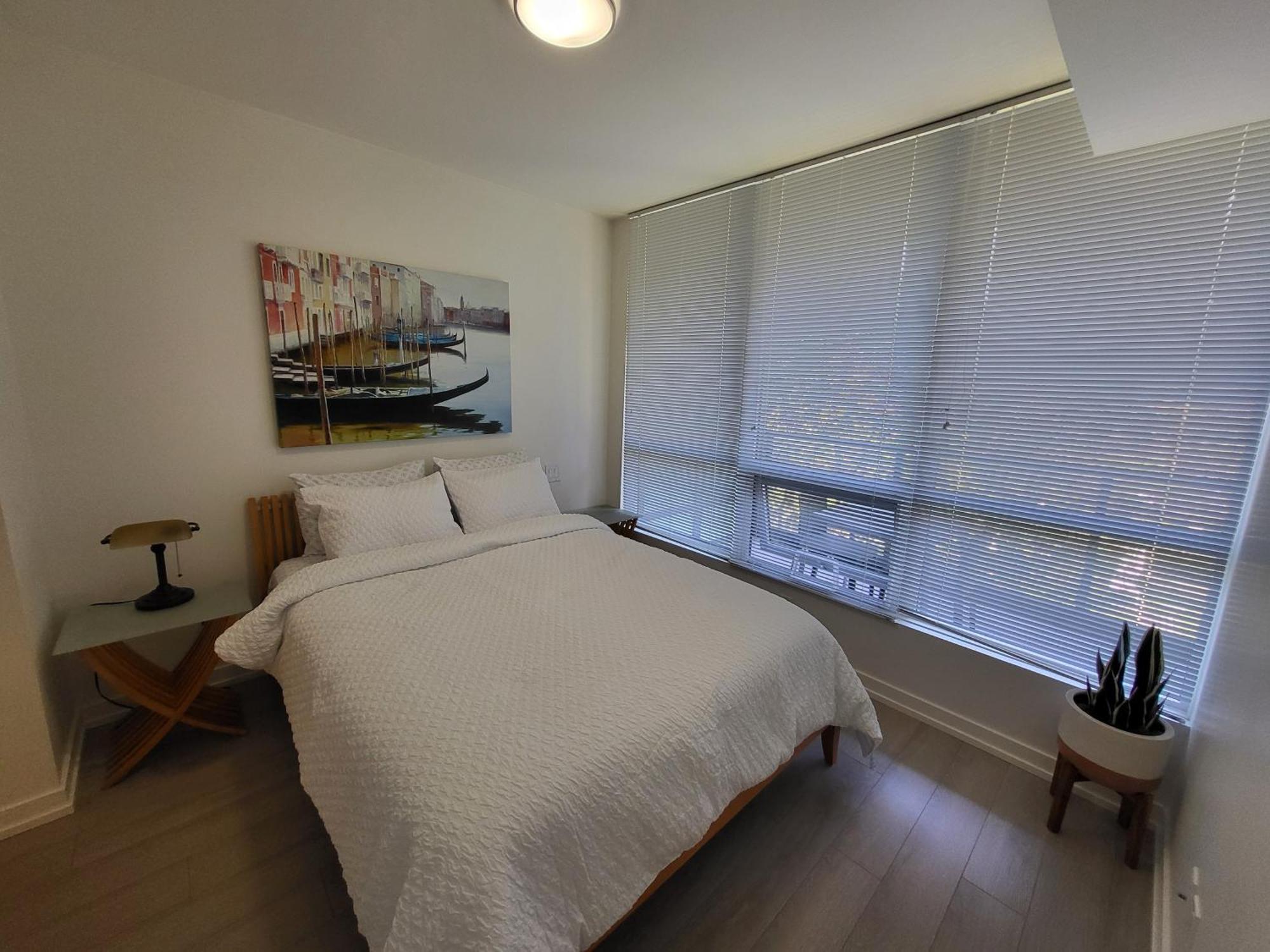Your Perfect Escape - Modern Landmark Condo In Downtown Calgary - Free Parking- Premium Location Buitenkant foto